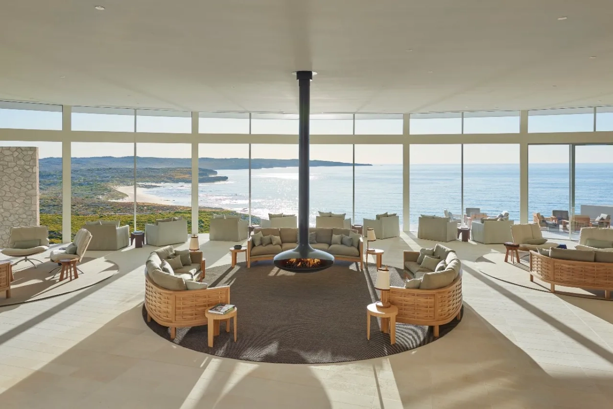 souther-ocean-lodge-great-room-vast-ocean-vista-suspended-fireplace-kangaroo-island